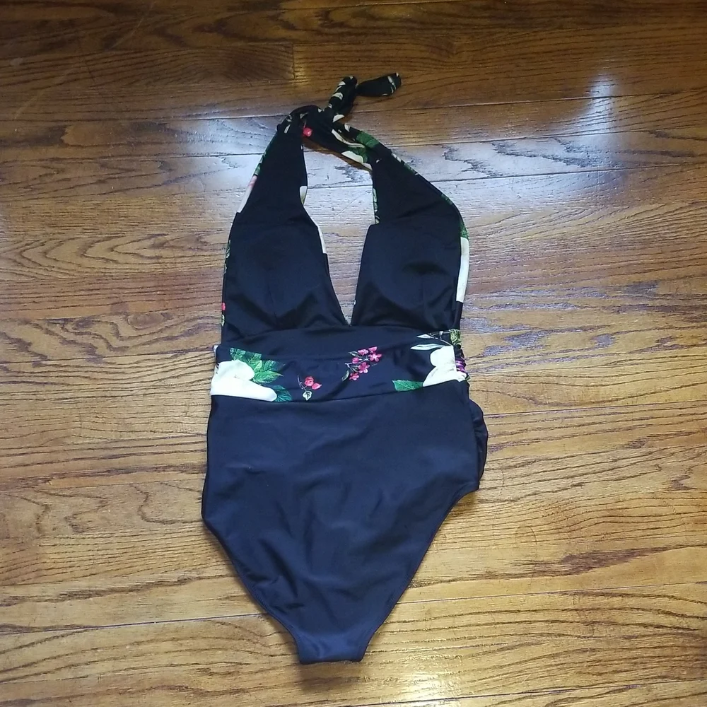 New Cupshe Bathing Suit - Picture 4 of 10